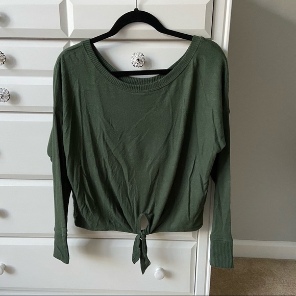 Abercrombie & Fitch Tie-Front Crop Sweater - Picture 2 of 5